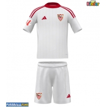 Sevilla Heimtrikotsatz Kinder 2025-26 Kurzarm (+ Kurze Hosen)